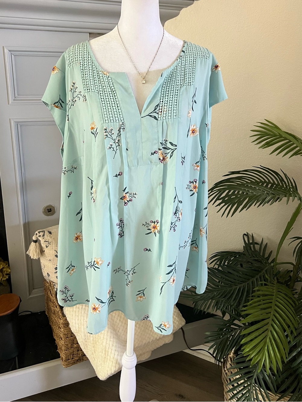 Daniel Rainn Mint Floral Pintuck V-Neck Tunic